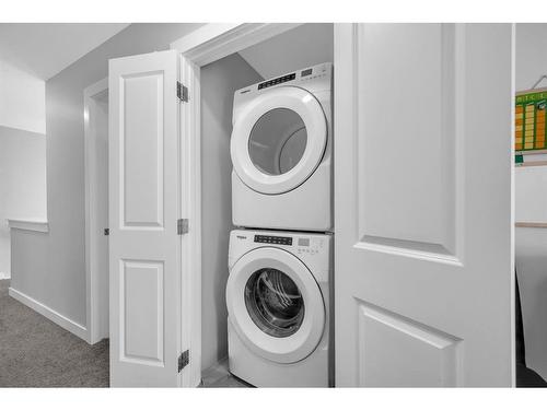 469 Creekrun Crescent Sw, Airdrie, AB - Indoor Photo Showing Laundry Room