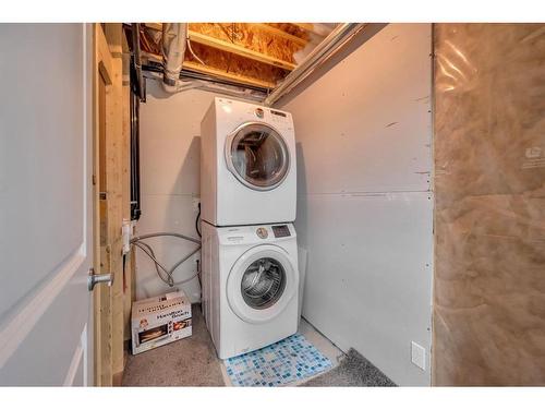 469 Creekrun Crescent Sw, Airdrie, AB - Indoor Photo Showing Laundry Room