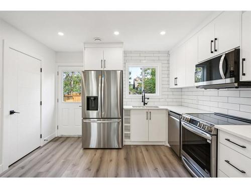 3008 15 Avenue Sw, Calgary, AB - Indoor Photo Showing Kitchen With Stainless Steel Kitchen With Upgraded Kitchen