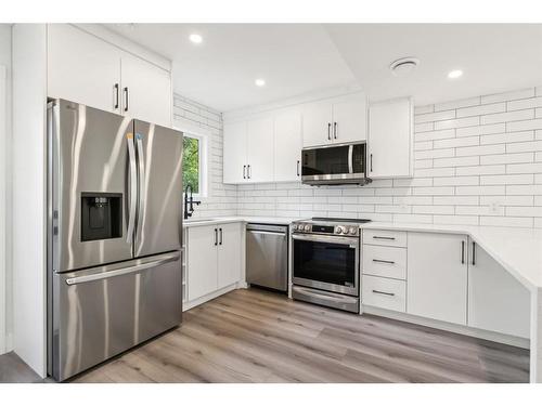 3008 15 Avenue Sw, Calgary, AB - Indoor Photo Showing Kitchen With Stainless Steel Kitchen With Upgraded Kitchen