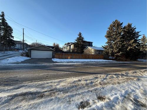 2301 3 Avenue Nw, Calgary, AB - Outdoor