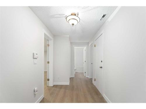 49 Edgeland Close Nw, Calgary, AB - Indoor Photo Showing Other Room