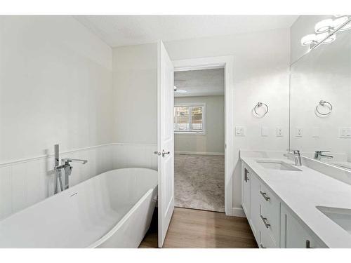 49 Edgeland Close Nw, Calgary, AB - Indoor Photo Showing Bathroom