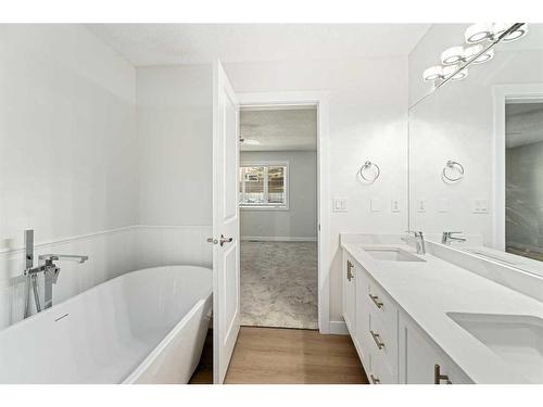 49 Edgeland Close Nw, Calgary, AB - Indoor Photo Showing Bathroom