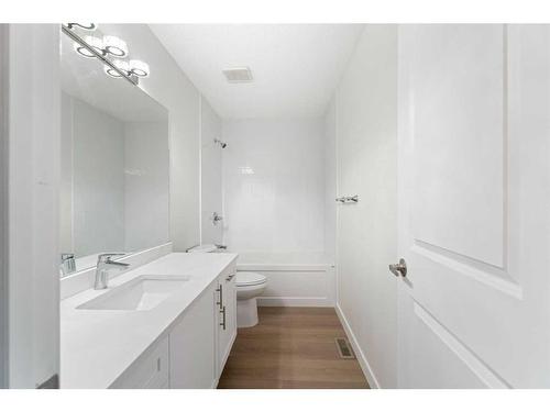 49 Edgeland Close Nw, Calgary, AB - Indoor Photo Showing Bathroom