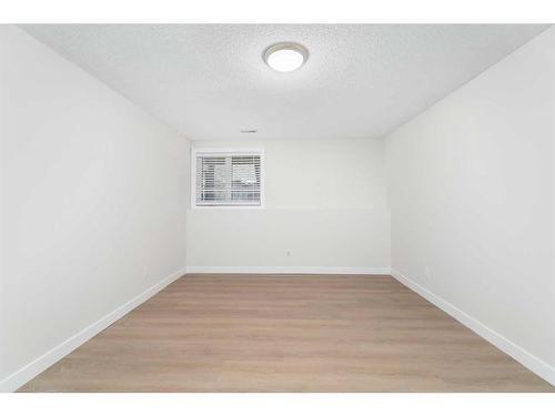 49 Edgeland Close Nw, Calgary, AB - Indoor Photo Showing Other Room