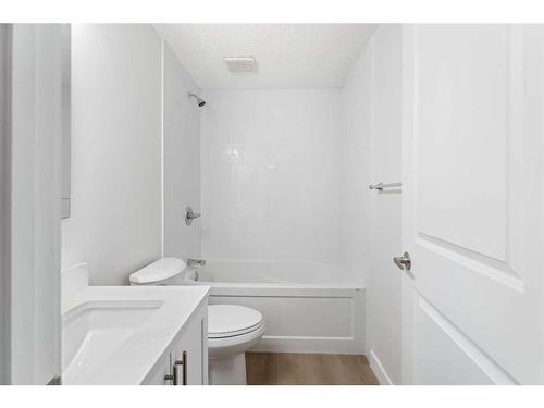 49 Edgeland Close Nw, Calgary, AB - Indoor Photo Showing Bathroom