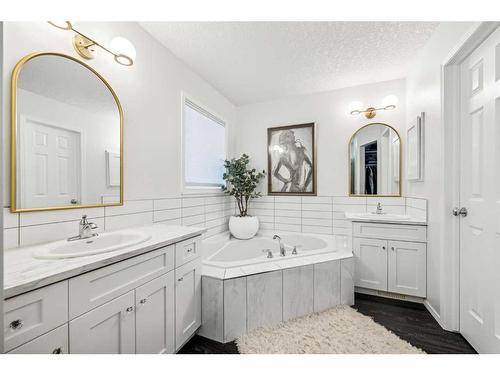 117 Drake Landing View, Okotoks, AB - Indoor Photo Showing Bathroom