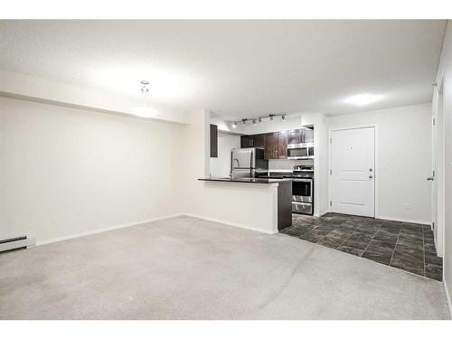 422-195 Kincora Glen Road Nw, Calgary, AB - Indoor Photo Showing Kitchen