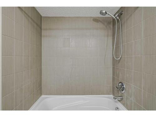 422-195 Kincora Glen Road Nw, Calgary, AB - Indoor Photo Showing Bathroom