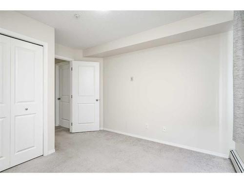 422-195 Kincora Glen Road Nw, Calgary, AB - Indoor Photo Showing Other Room