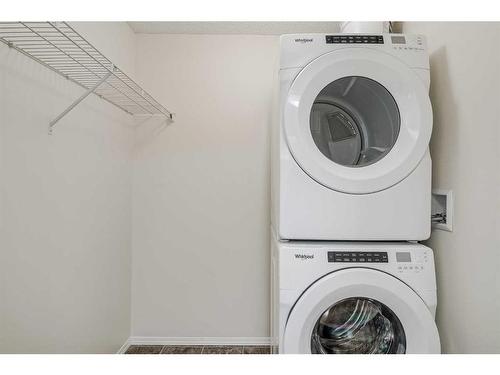 422-195 Kincora Glen Road Nw, Calgary, AB - Indoor Photo Showing Laundry Room