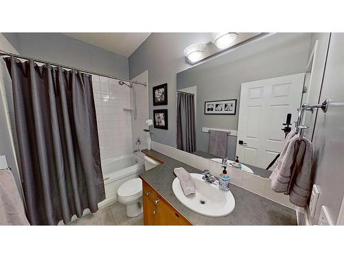 292185 Township Road 264, Rural Rocky View County, AB - Indoor Photo Showing Bathroom