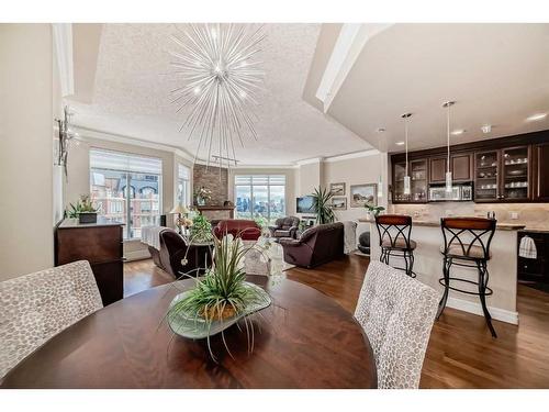 904-1726 14 Avenue Nw, Calgary, AB - Indoor Photo Showing Living Room