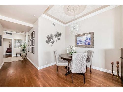 904-1726 14 Avenue Nw, Calgary, AB - Indoor Photo Showing Dining Room