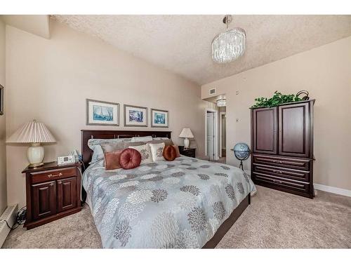 904-1726 14 Avenue Nw, Calgary, AB - Indoor Photo Showing Bedroom