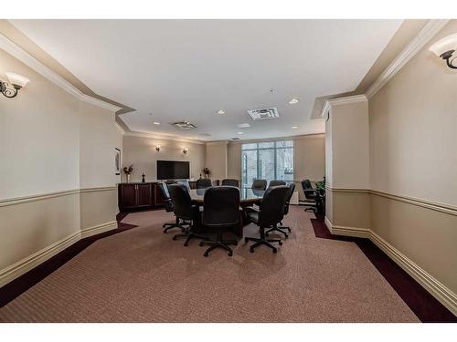 904-1726 14 Avenue Nw, Calgary, AB - Indoor Photo Showing Office