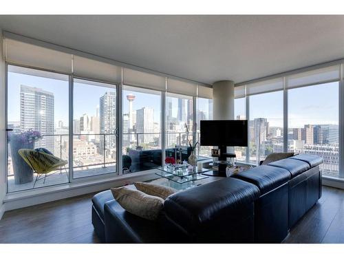 1509-1122 3 Street Se, Calgary, AB - Indoor Photo Showing Living Room