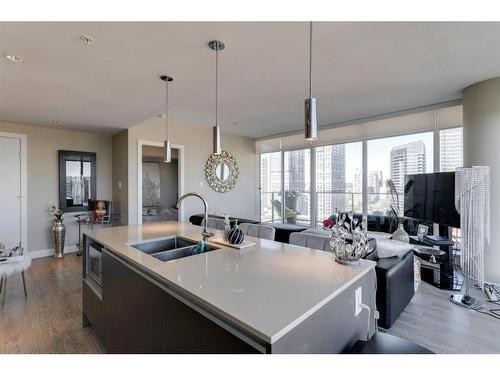 1509-1122 3 Street Se, Calgary, AB - Indoor Photo Showing Kitchen With Double Sink With Upgraded Kitchen