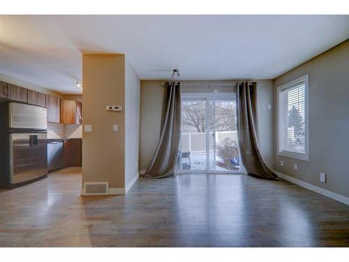 6 Chaparral Ridge Park Se, Calgary, AB - Indoor Photo Showing Kitchen