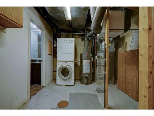 6 Chaparral Ridge Park Se, Calgary, AB - Indoor Photo Showing Laundry Room