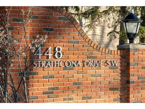 10-448 Strathcona Drive Sw, Calgary, AB - Outdoor