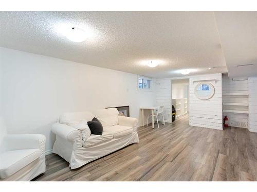 223 2 Avenue Ne, Calgary, AB - Indoor