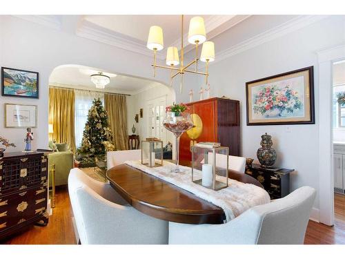 223 2 Avenue Ne, Calgary, AB - Indoor Photo Showing Dining Room