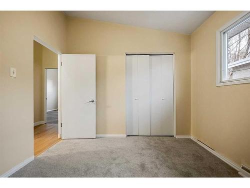 103 38A Avenue Sw, Calgary, AB - Indoor Photo Showing Other Room