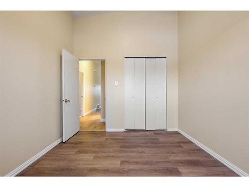 103 38A Avenue Sw, Calgary, AB - Indoor Photo Showing Other Room