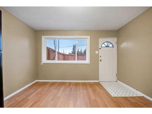 103 38A Avenue Sw, Calgary, AB - Indoor Photo Showing Other Room