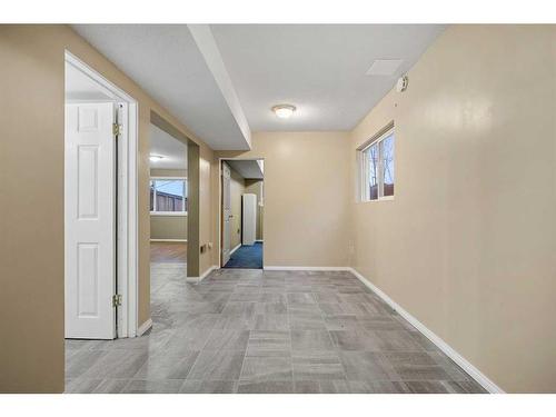 103 38A Avenue Sw, Calgary, AB - Indoor Photo Showing Other Room