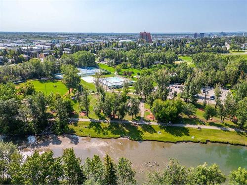 103 38A Avenue Sw, Calgary, AB - Outdoor With View