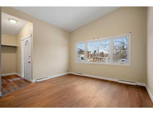 103 38A Avenue Sw, Calgary, AB - Indoor Photo Showing Other Room