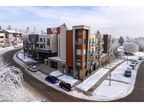 309-93 34 Avenue Sw, Calgary, AB - Outdoor