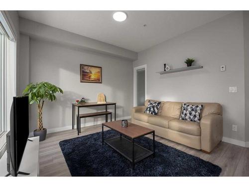 309-93 34 Avenue Sw, Calgary, AB - Indoor Photo Showing Kitchen With Stainless Steel Kitchen With Upgraded Kitchen