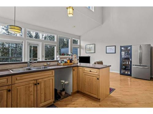 1172 Wilson Way, Canmore, AB - Indoor Photo Showing Kitchen With Double Sink