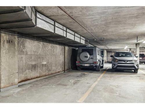 805-330 26 Avenue Sw, Calgary, AB - Indoor Photo Showing Garage