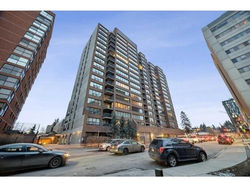 805-330 26 Avenue Sw, Calgary, AB - Outdoor With Balcony With Facade