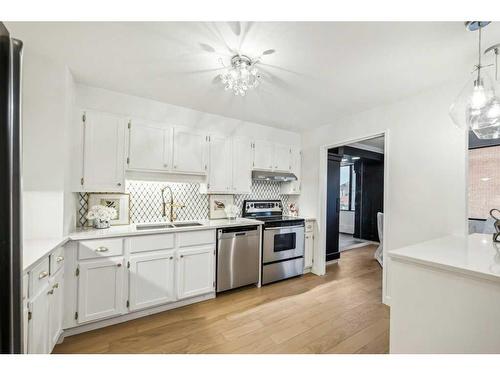 805-330 26 Avenue Sw, Calgary, AB - Indoor Photo Showing Kitchen With Stainless Steel Kitchen