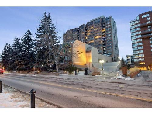 805-330 26 Avenue Sw, Calgary, AB - Outdoor With Facade