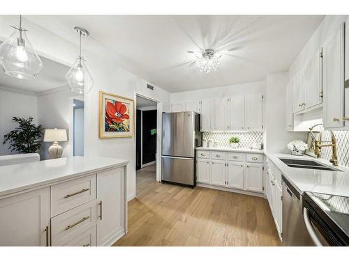 805-330 26 Avenue Sw, Calgary, AB - Indoor Photo Showing Kitchen With Stainless Steel Kitchen With Double Sink