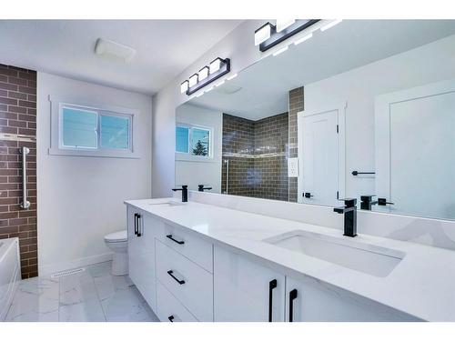 4648 North Haven Drive Nw, Calgary, AB - Indoor Photo Showing Bathroom