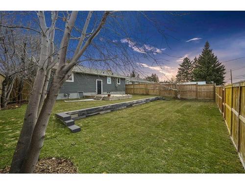 36 Maple Court Crescent Se, Calgary, AB - Outdoor