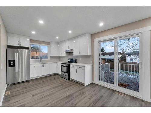 103 Pineson Place Ne, Calgary, AB - Indoor Photo Showing Kitchen