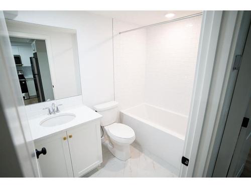 607 Savanna Crescent Ne, Calgary, AB - Indoor Photo Showing Bathroom