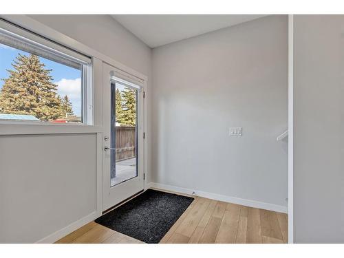 412 Greenbriar Common Nw, Calgary, AB - Indoor Photo Showing Other Room