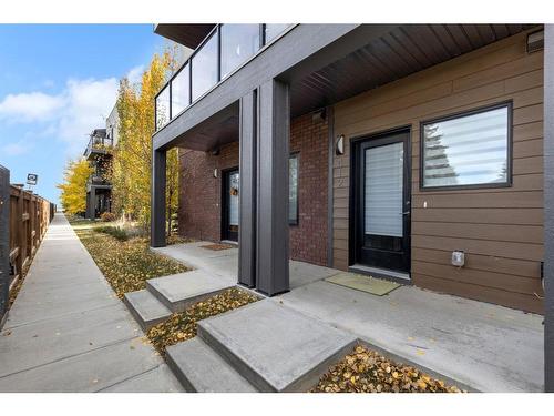 412 Greenbriar Common Nw, Calgary, AB - Outdoor With Exterior