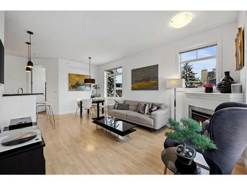 402-303 19 Avenue Sw, Calgary, AB - Indoor Photo Showing Living Room