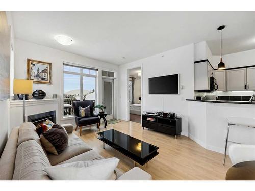 402-303 19 Avenue Sw, Calgary, AB - Indoor Photo Showing Living Room